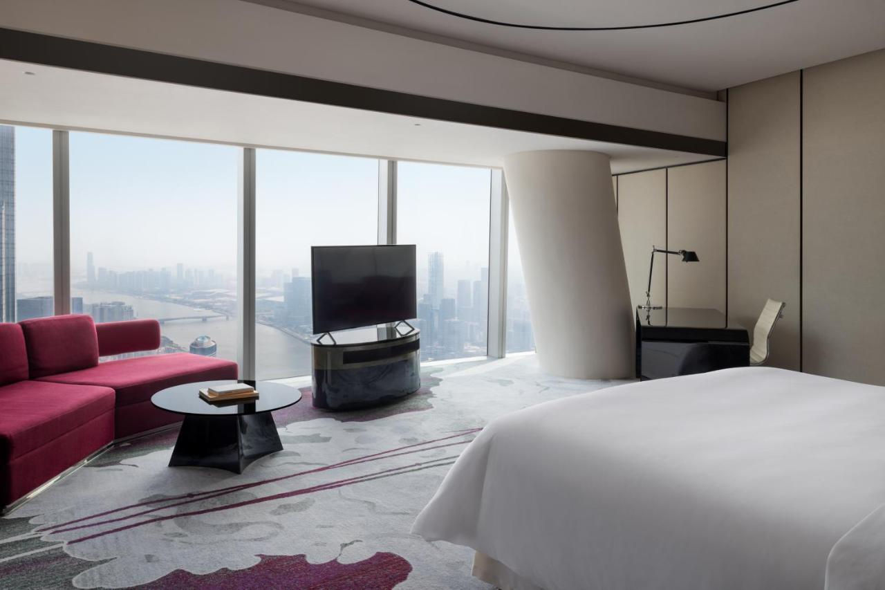 Four Seasons 5* Guangzhou